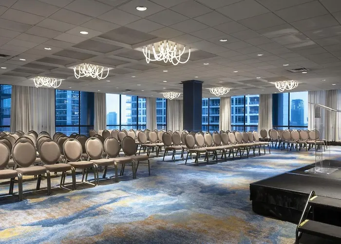 Voco Downtown - Riverwalk By Ihg