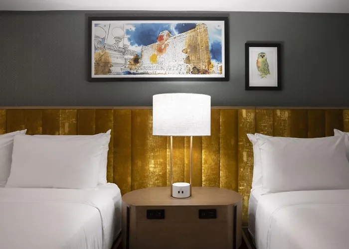 Voco Downtown - Riverwalk By Ihg Hotel