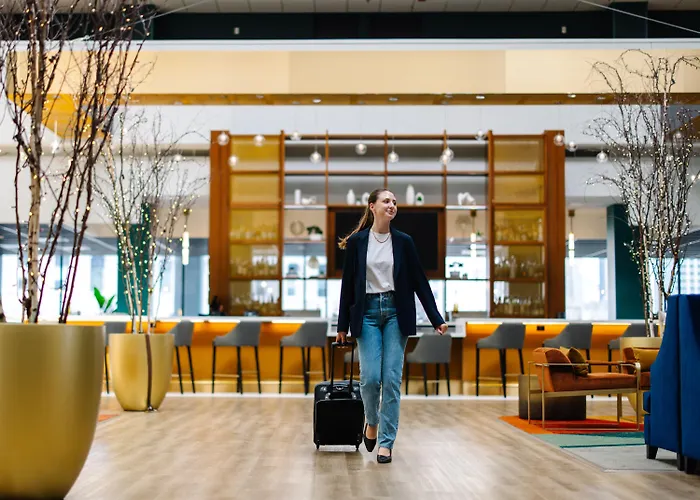 Voco Downtown - Riverwalk By Ihg Hotel