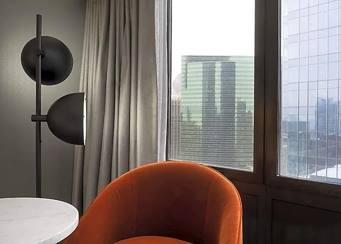 Voco Downtown - Riverwalk By Ihg Hotel