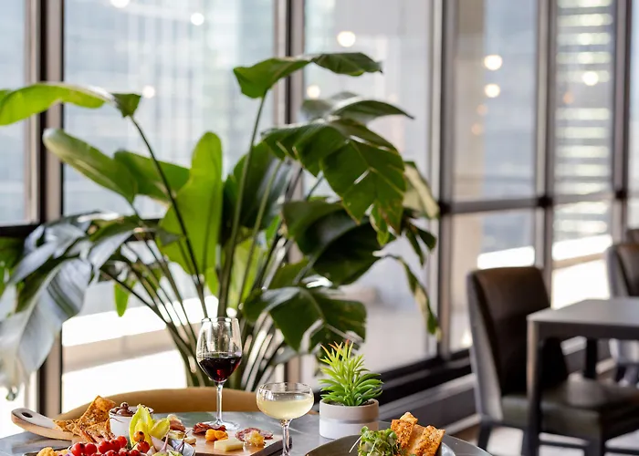Voco Downtown - Riverwalk By Ihg Hotel Chicago