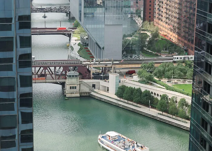 Voco Downtown - Riverwalk By Ihg Hotel Chicago